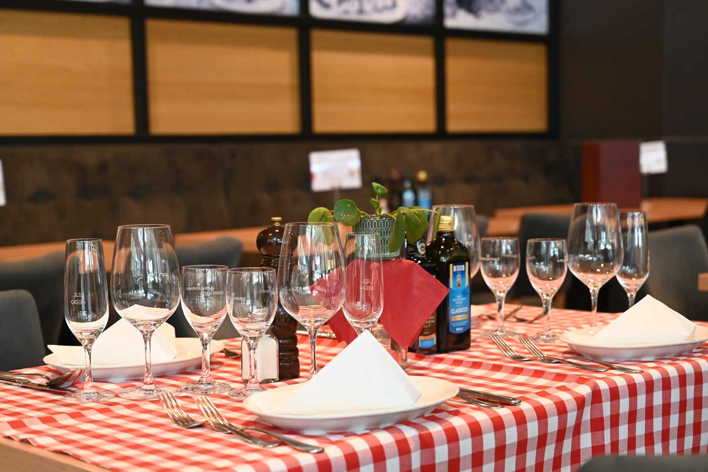 POMODORI Potsdam im Hauptbahnhof 1 Pomodori Potsdam Hauptbahnhof - Pasta Pizza Fisch und Fleisch nach italienischem Rezept