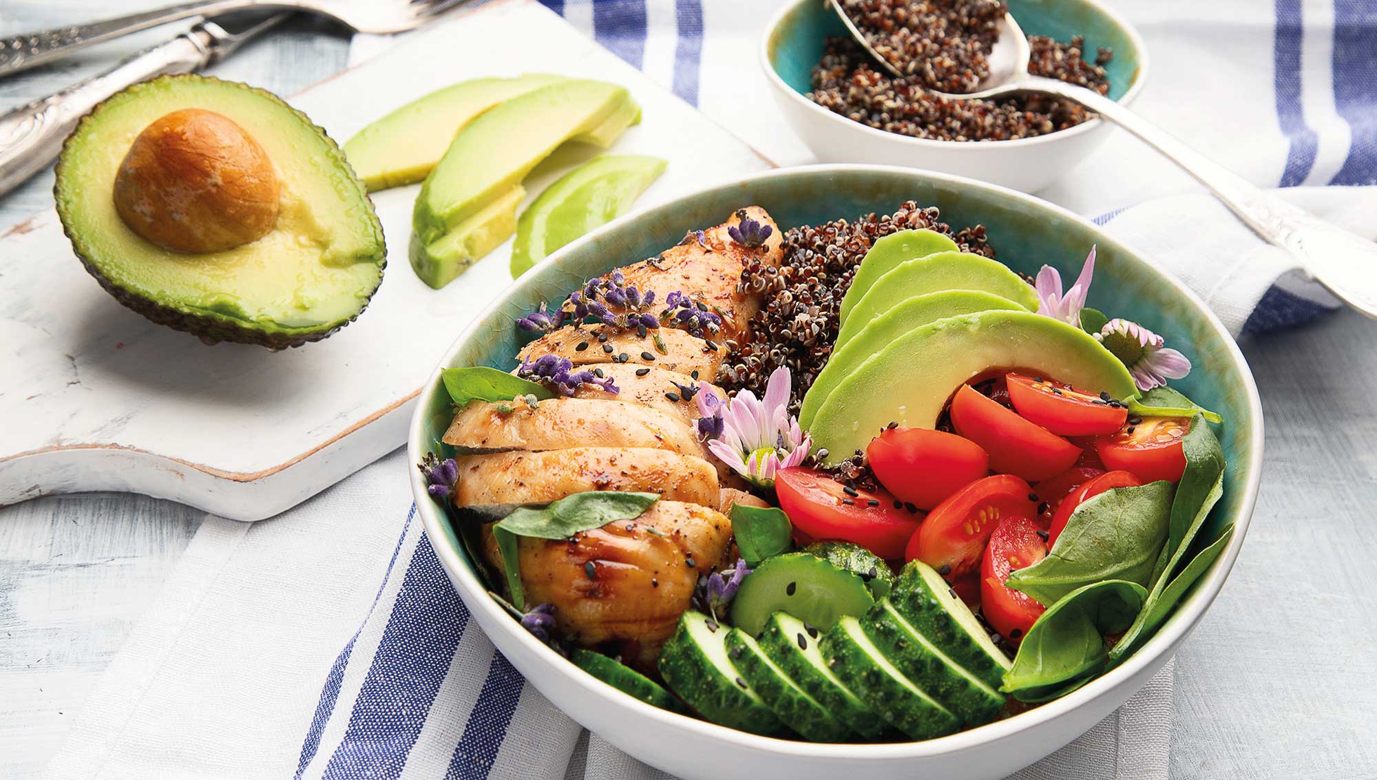 Bowl avocado Pomodori